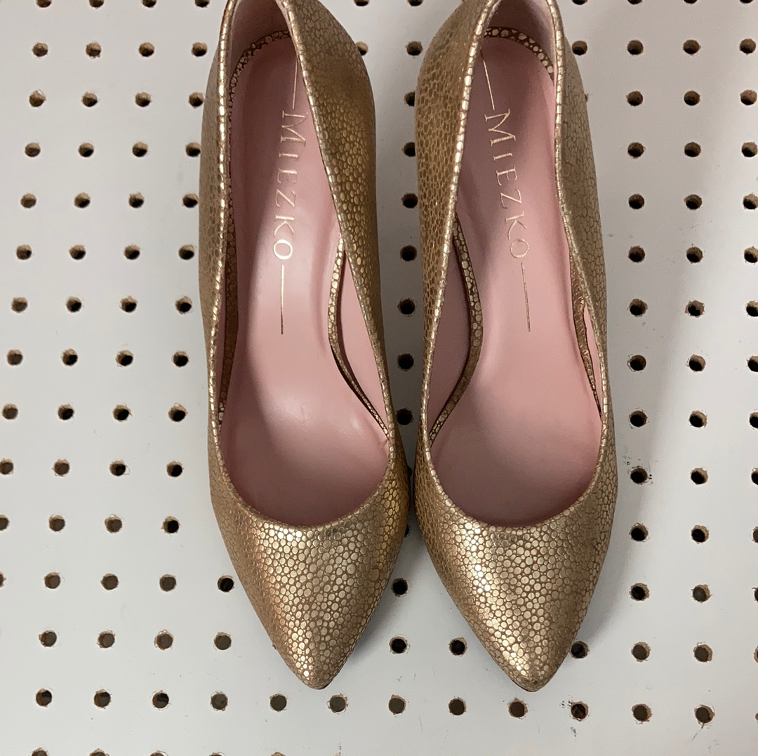Miezko gold leather heels size 39